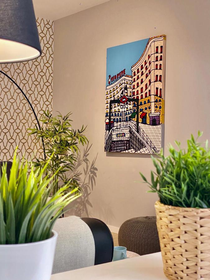 Charming Lavapies Apartment Madrid Bagian luar foto